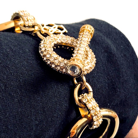 GORGEOUS ~ Heavy Gold Statement BRACELET - Picture 3 of 10